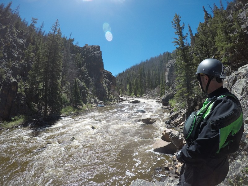 Boat pinned in Narrow Falls